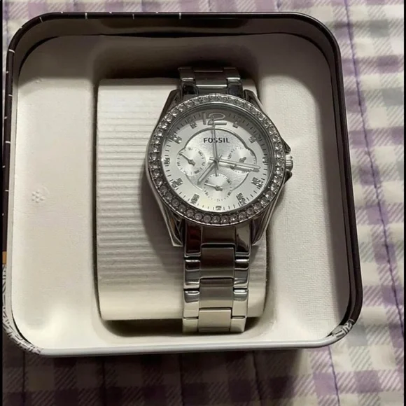 Fossil | Accessories | Worn Once Fossil Watch | Poshmark display picture 3